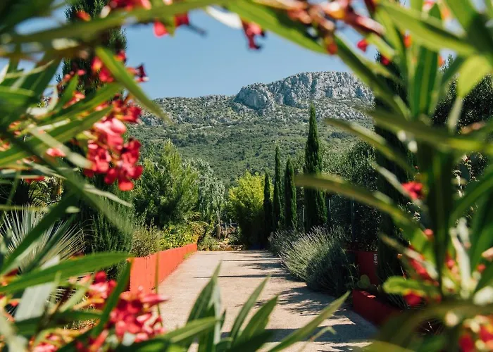 Villa Tropica, Total Privacy, Tropical Garden And Private Pool